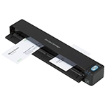 scansione di biglietti da visita con uno scanner nero ScanSnap iX100